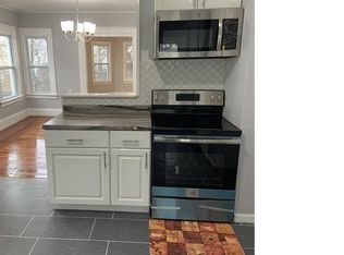 35 Daytona St, Springfield, MA 01108