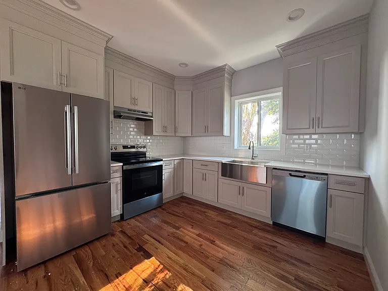 253 Caswell Ave #2 — Photo 4