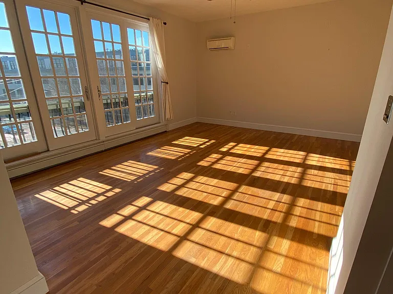 80 Webster Ave #3F — Photo 2