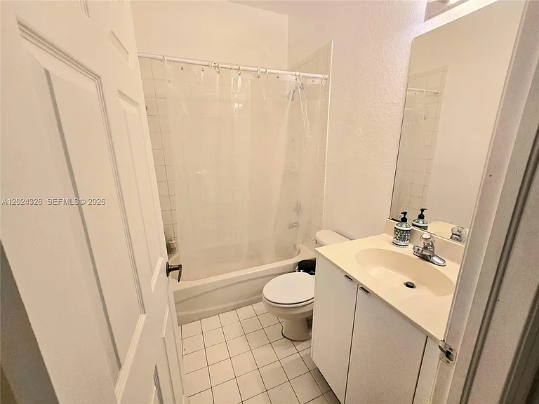 10778 NW 84th St #427 — Photo 8
