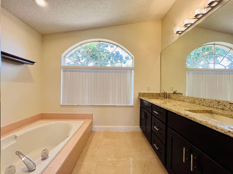 3909 Yellow Finch Ln — Photo 14