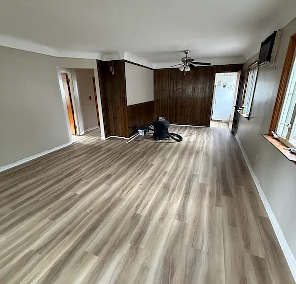 24728 Carlysle St — Photo 2
