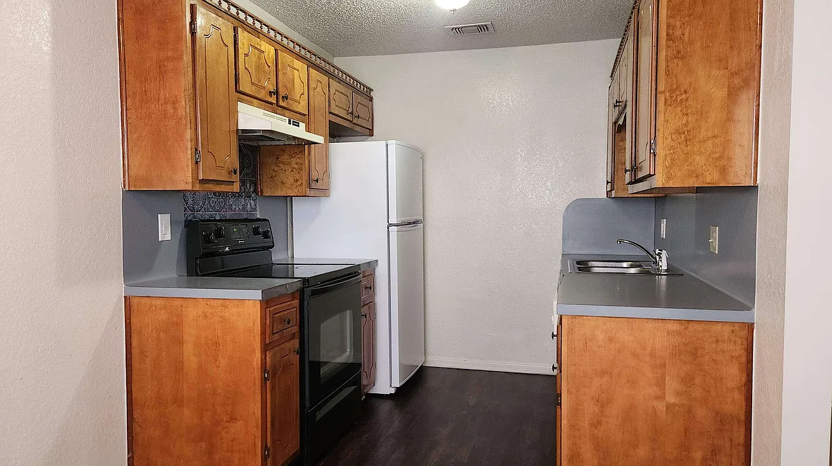 Kitchen - 503 Northern Dove Ln
