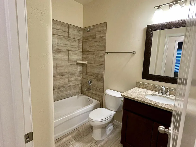 7165 Meridian St — Photo 21