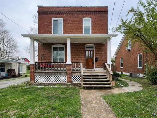 28 S 11th St, Belleville, IL 62220