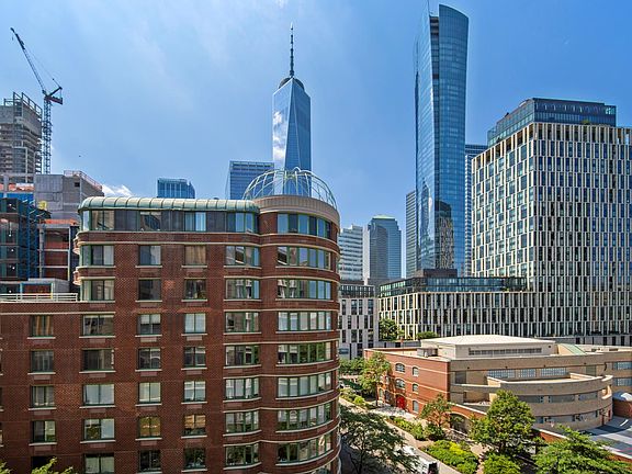 3rd image of 303 Greenwich St #8F