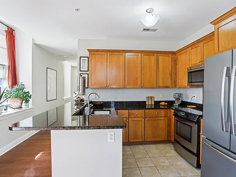 1515 Lafayette Ave #114 — Photo 7