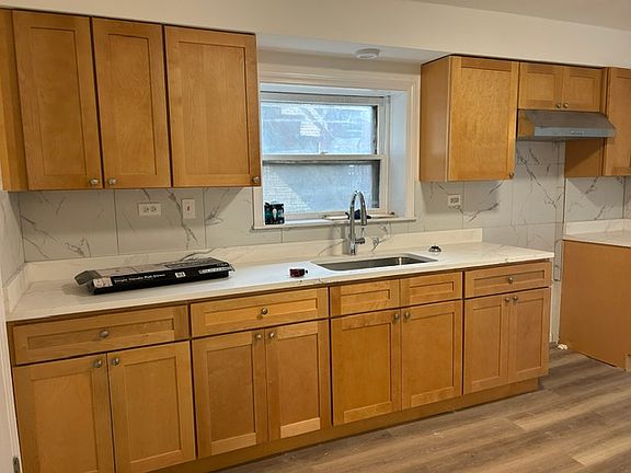 5th image of 468 W 28th St #1