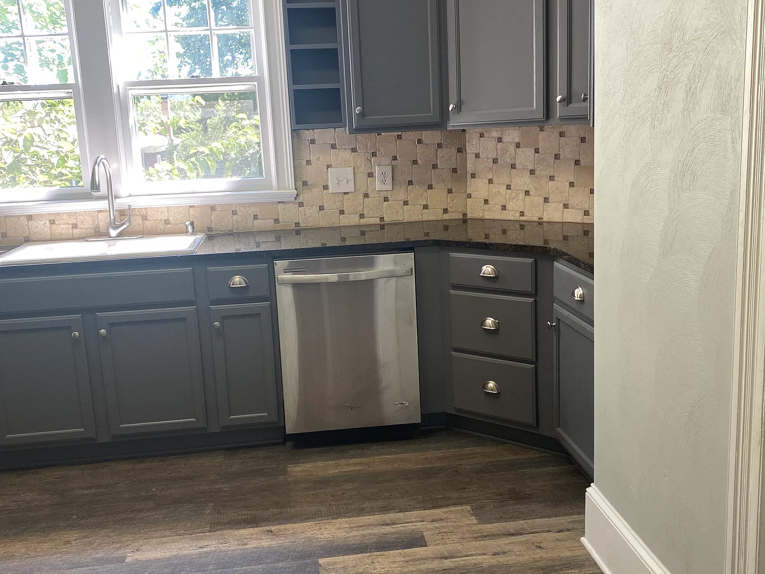 1 bed, 900 sqft, $1,450 — Photo 2