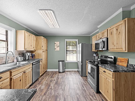 5th image of 634 S Trenton St