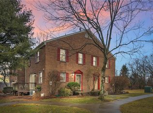 28 Bracken Pl, Pittsburgh, PA 15239