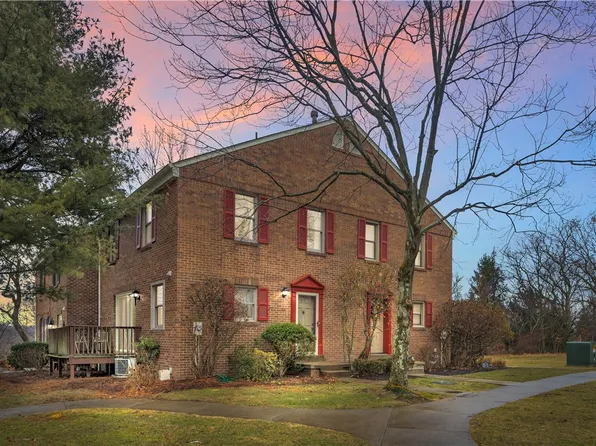 28 Bracken Pl, Pittsburgh, PA 15239