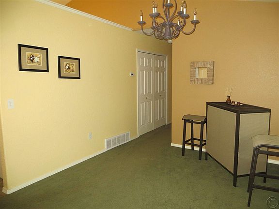 4th image of 2966 Stratford Ln