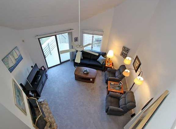 5th image of 816 Harbor Place Dr