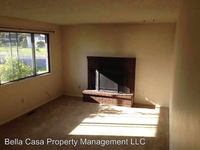 2nd image of 706 Holly Dr