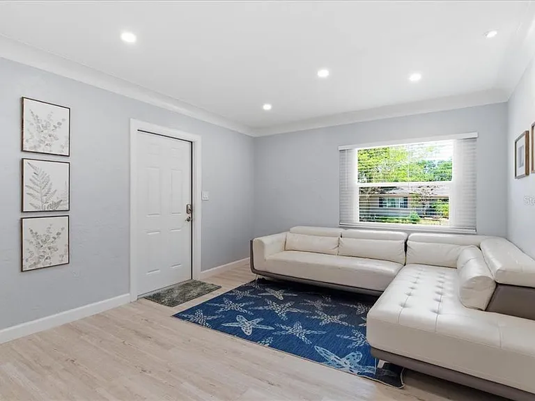1009 Chester Dr — Photo 23