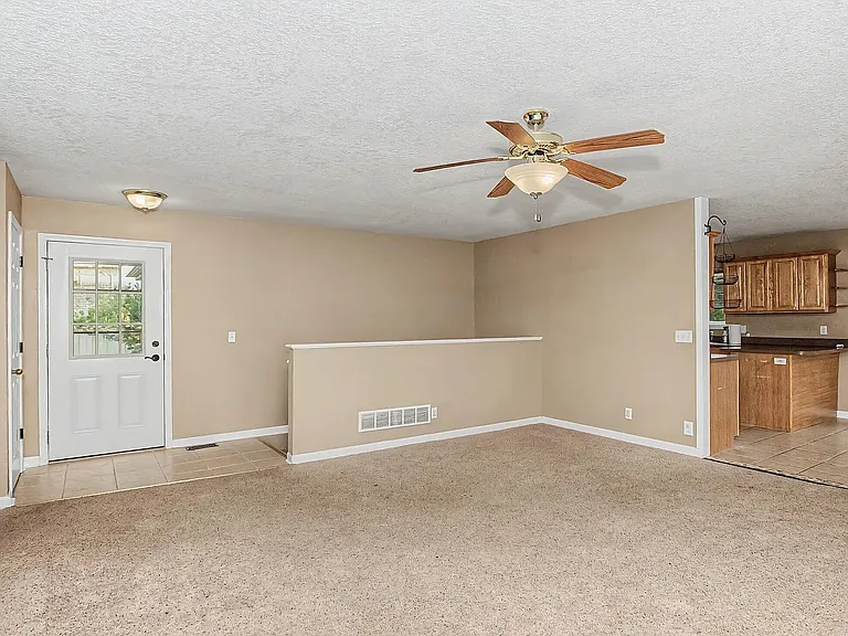 4105 Harris St — Photo 2