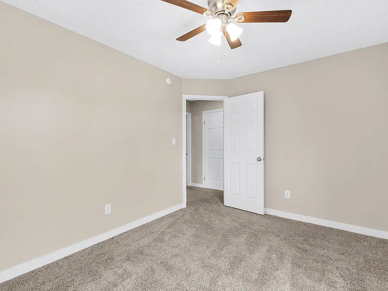 2710 Hearthwood Ln — Photo 15