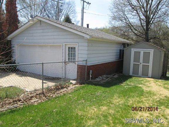 3rd image of 501 Plum St