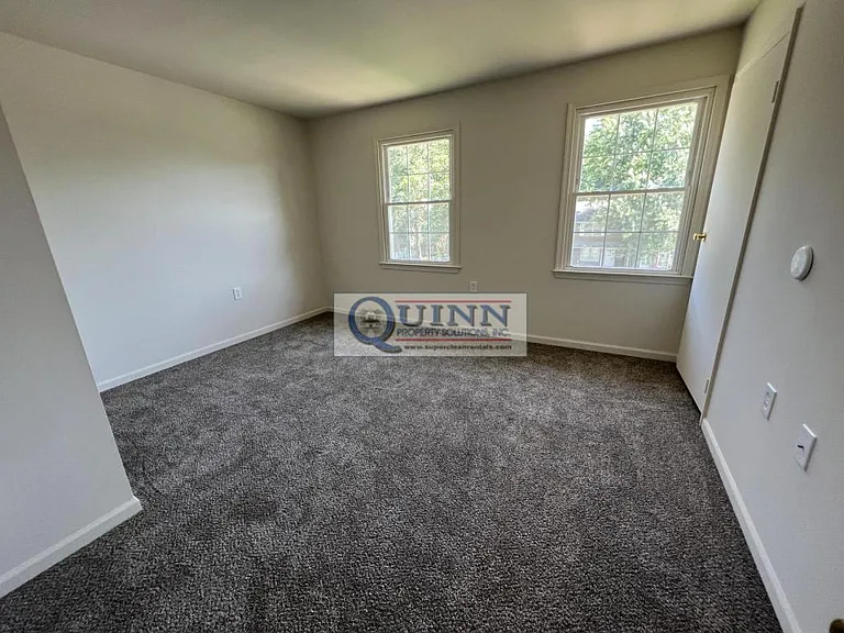 134 E Village Rd — Photo 9