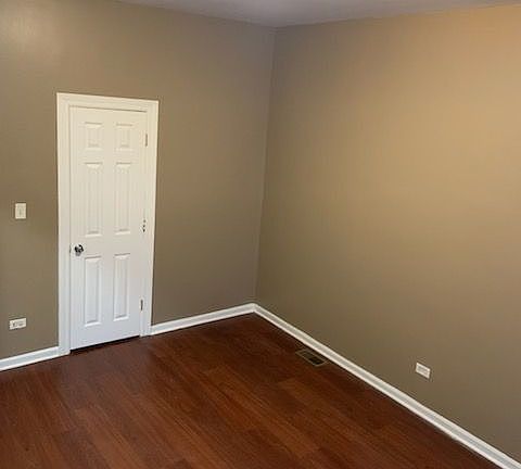 2nd image of 521 N Leamington Ave