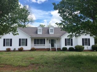 102 Hillcrest Dr, Gaffney, SC 29340