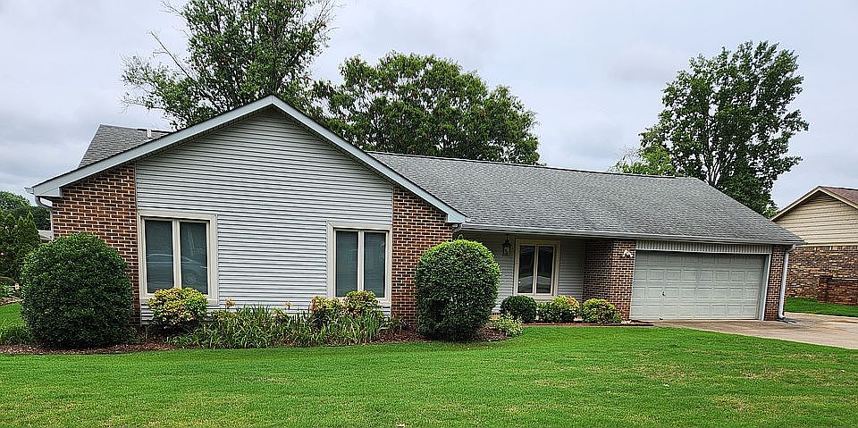 1st image of 10310 Essex Dr SW