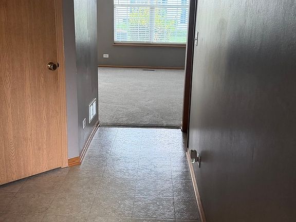 4th image of 2252 Gallant Fox Cir #2252