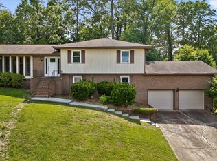 946 Sherry Cir, Hixson, TN 37343
