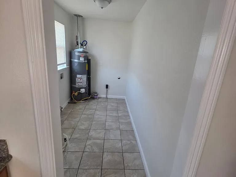 1837 Pullman St — Photo 14