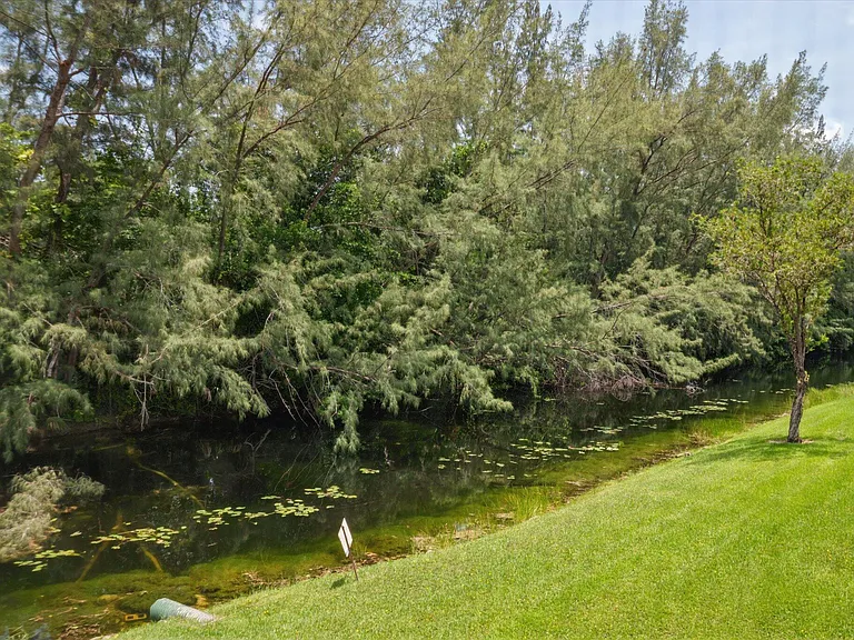 473 Lake Frances Dr — Photo 14