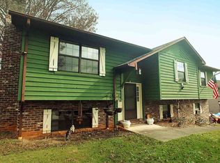 601 Periwinkle Ln, Maryville, TN 37804