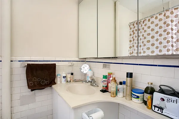 Rented by Corcoran | media 16