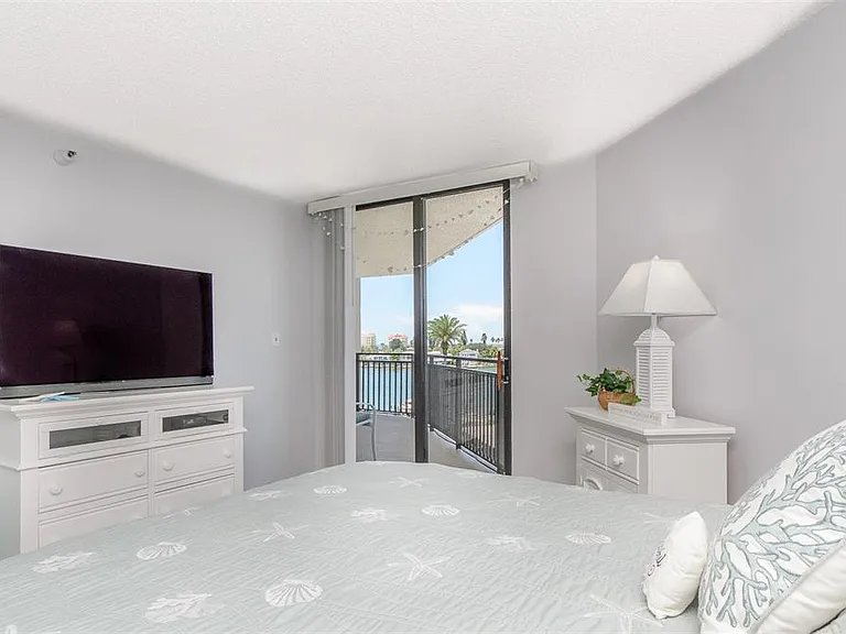 690 Island Way #507 — Photo 17