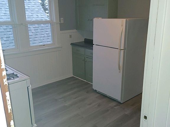 2nd image of 158 Roswell Ave