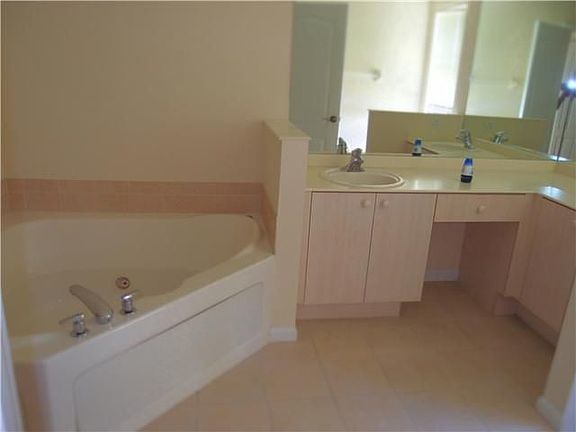 3rd image of 10267 Olde Clydesdale Cir