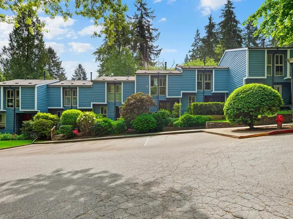 128 Brookside Dr, Pt Moody, BC V3H 3H6