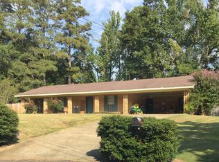 110 Greentree Pl, Louisville, MS 39339