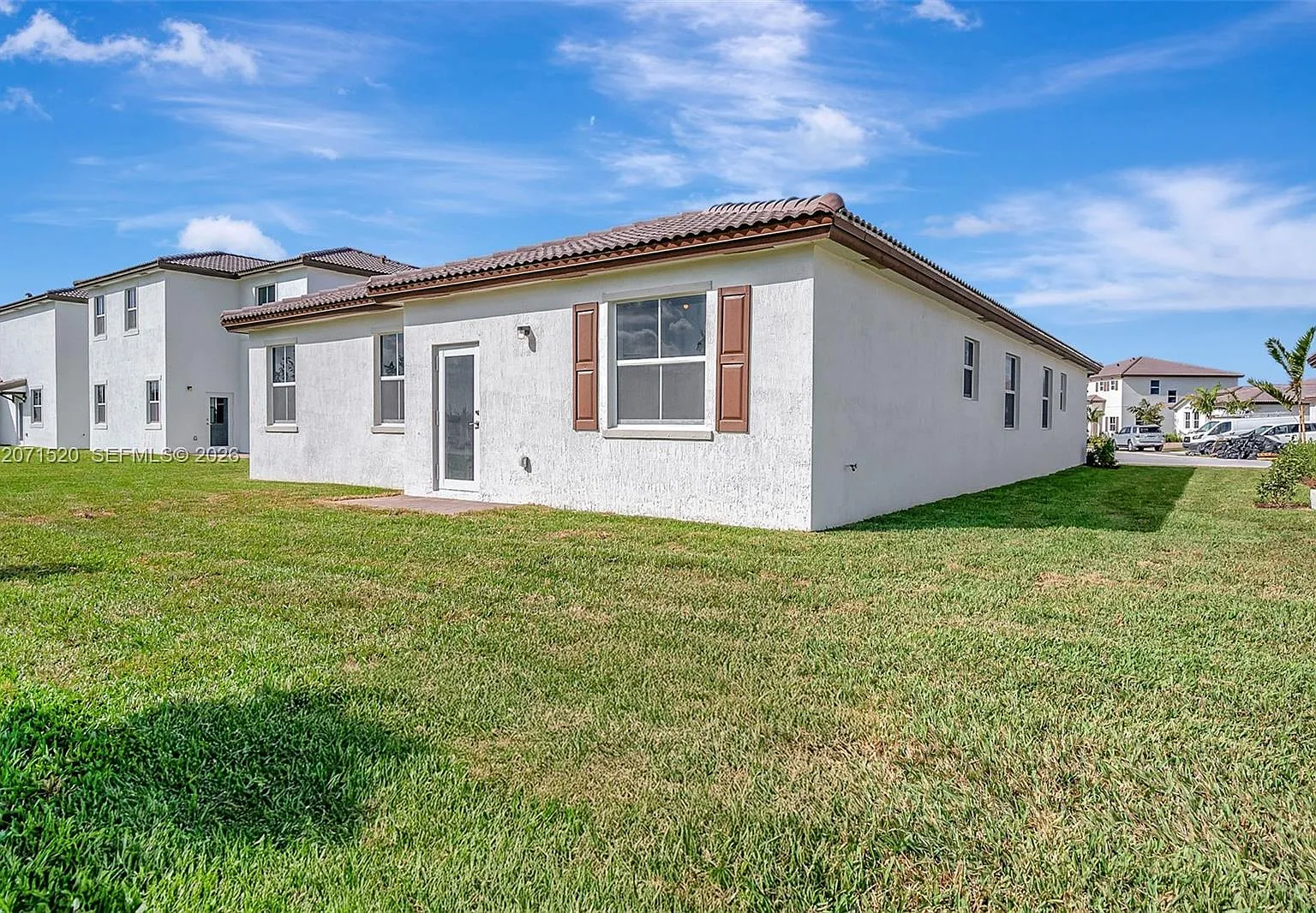 4 bed, 1982 sqft, $4,500 — Photo 2