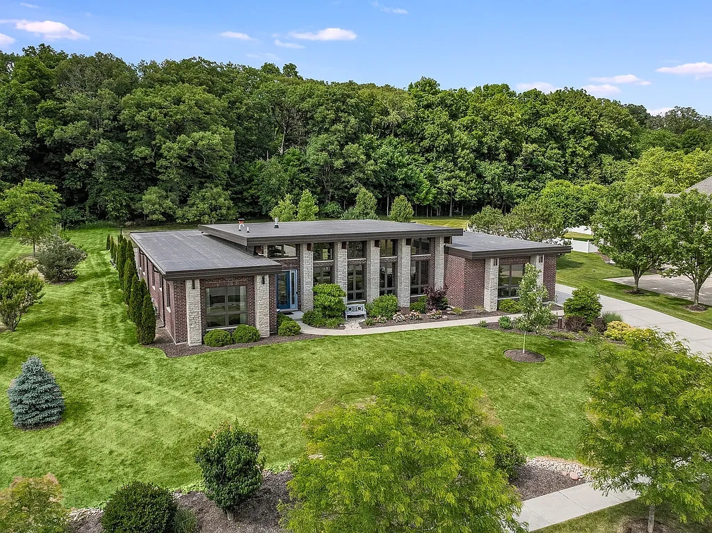 6145 Whitetail Ridge Dr photo 1