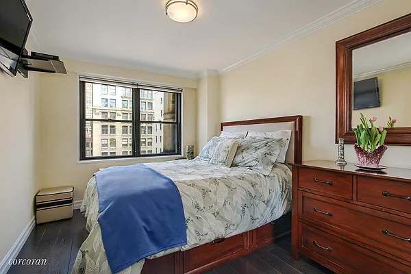 Sold by Corcoran | media 14