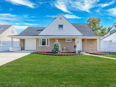 37 Chickadee Lane, Levittown, NY, 11756