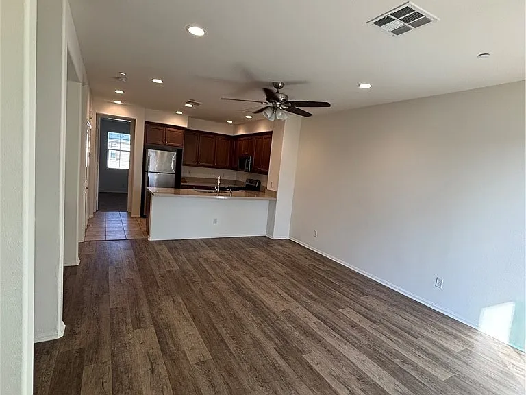 421 Camino Ruiz — Photo 13