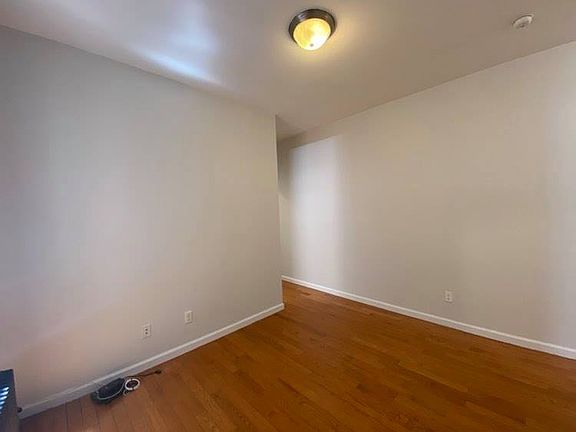 4th image of 41-18 29th St #G2