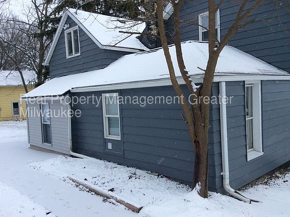 3rd image of 242 W Capitol Dr