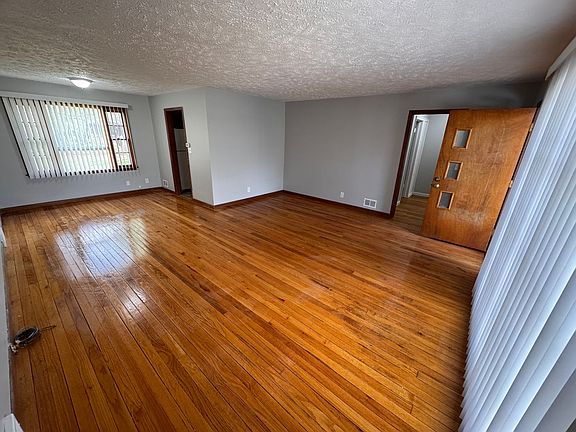 2nd image of 1552 S Cotner Blvd
