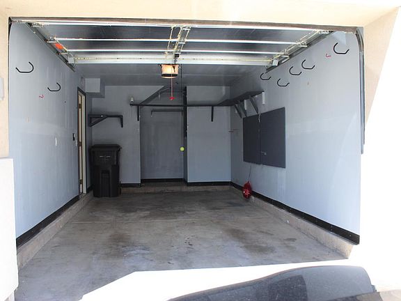 Attached Garage (Extra Deep)