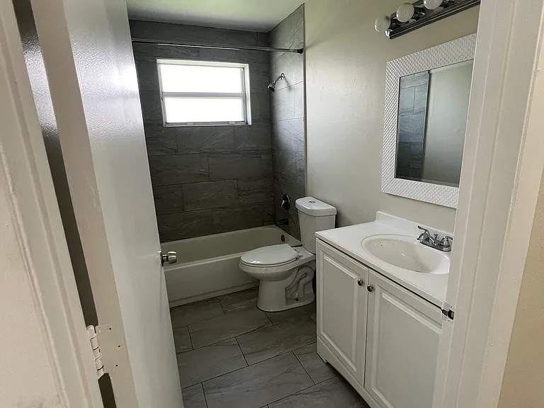 6324 Taylor St — Photo 14