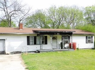 2002 Montgomery St, Decatur, AL 35601