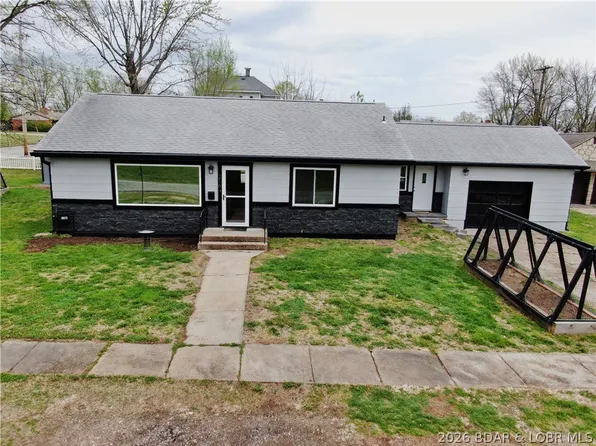 216 Olive St, Eldon, MO 65026